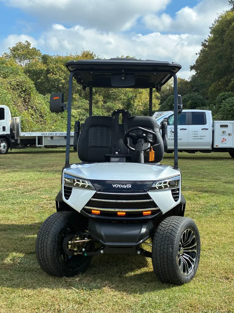 2027 VOYAGER Commander photo 2