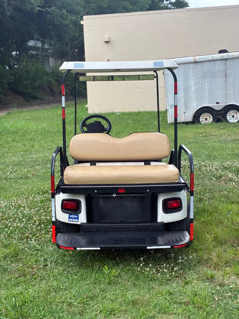 2002 E-Z-GO TXT photo 5