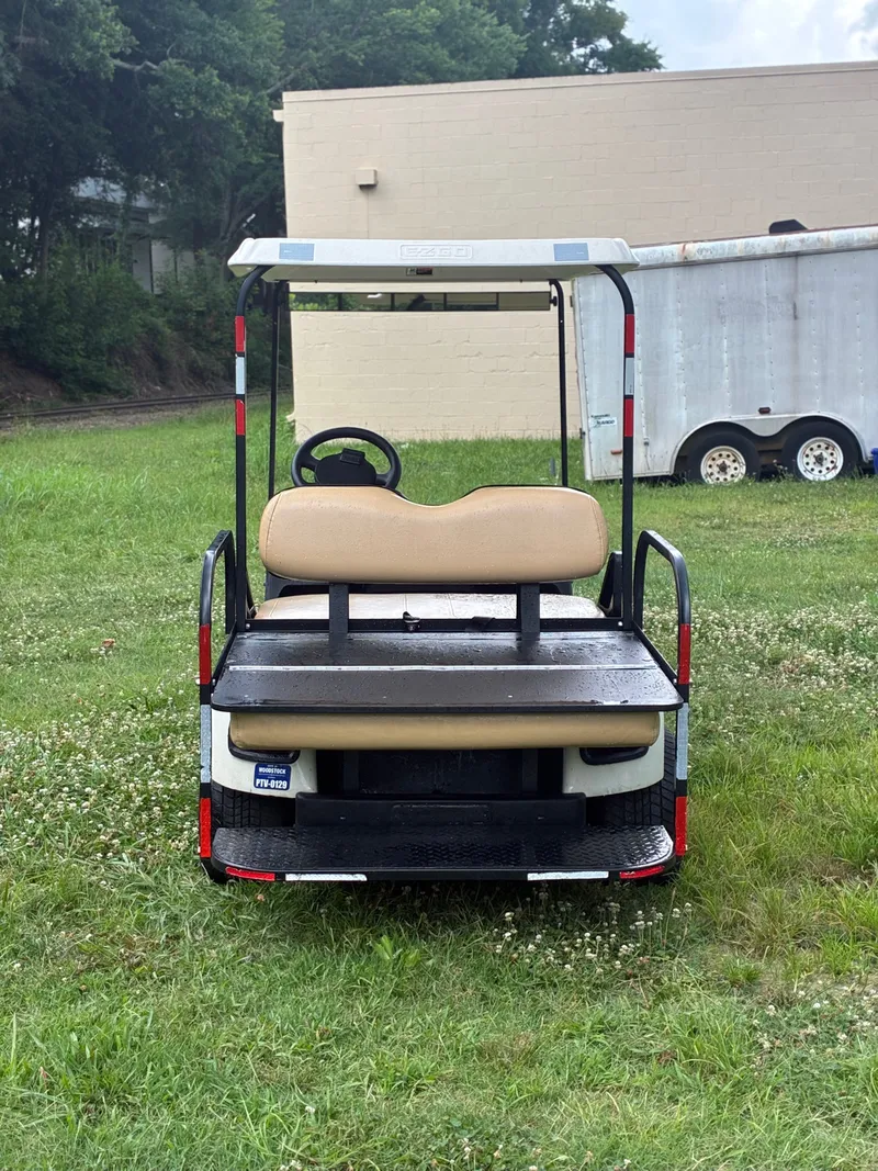 2002 E-Z-GO TXT photo 6
