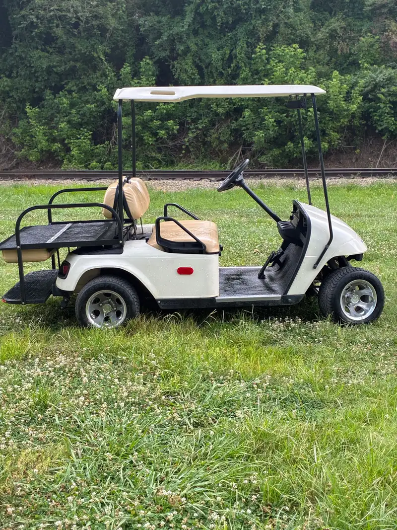 2002 E-Z-GO TXT photo 9