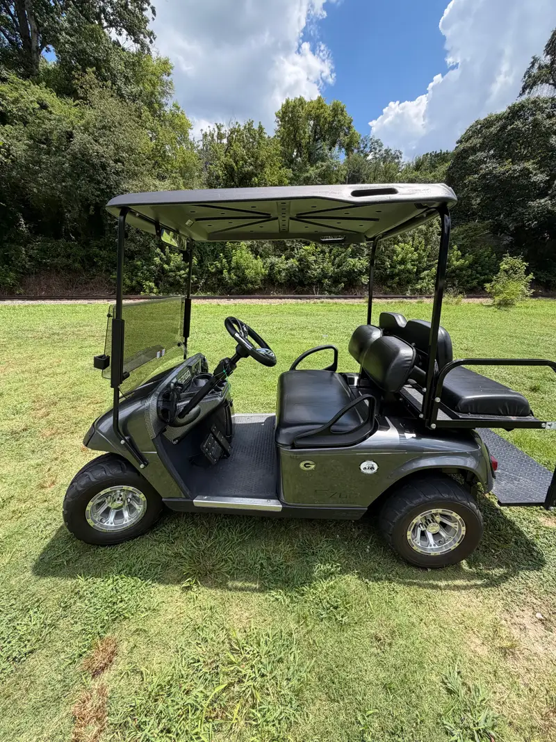 2015 E-Z-GO TXT photo 6