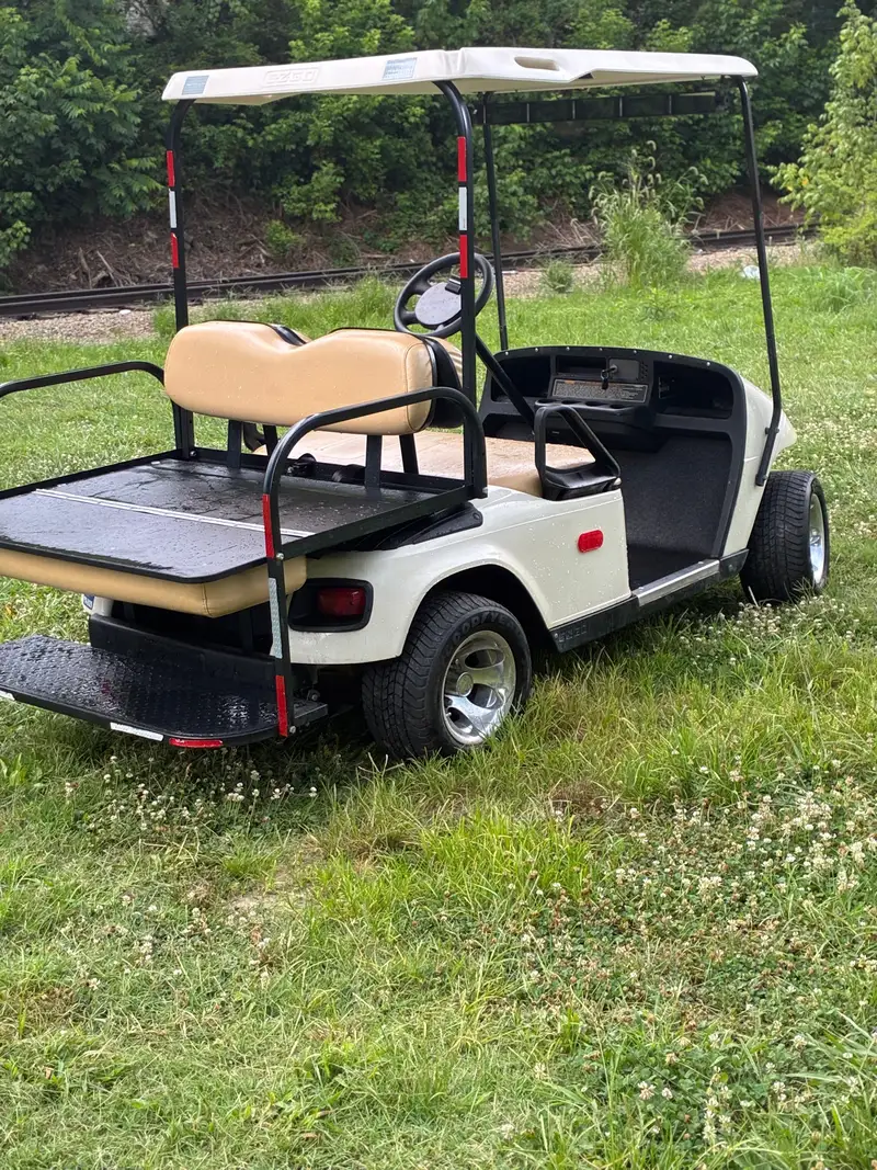 2002 E-Z-GO TXT photo 10