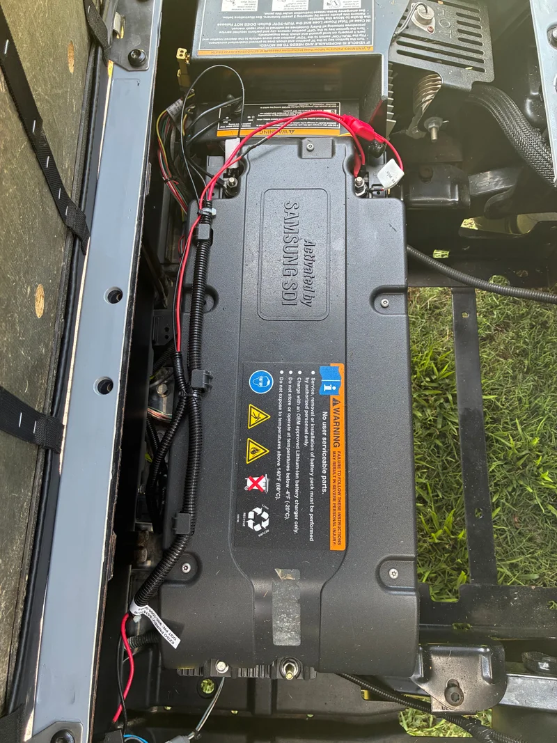 2019 E-Z-GO RVX lithium photo 6