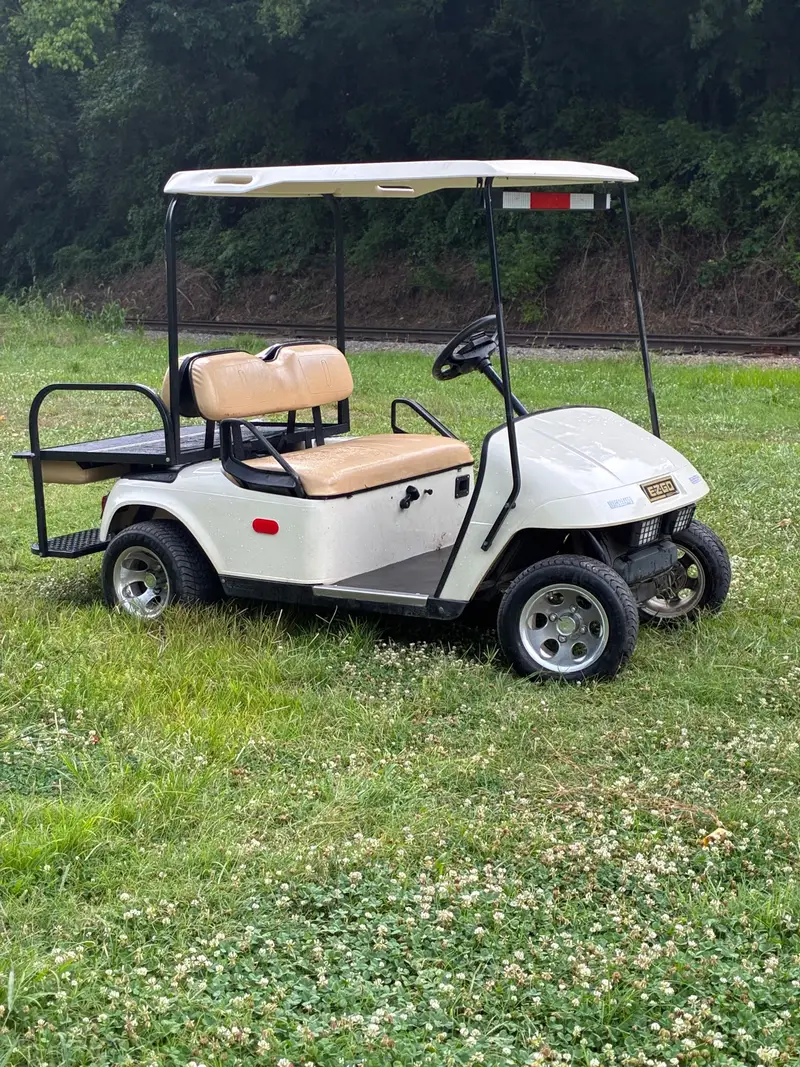2002 E-Z-GO TXT photo 2