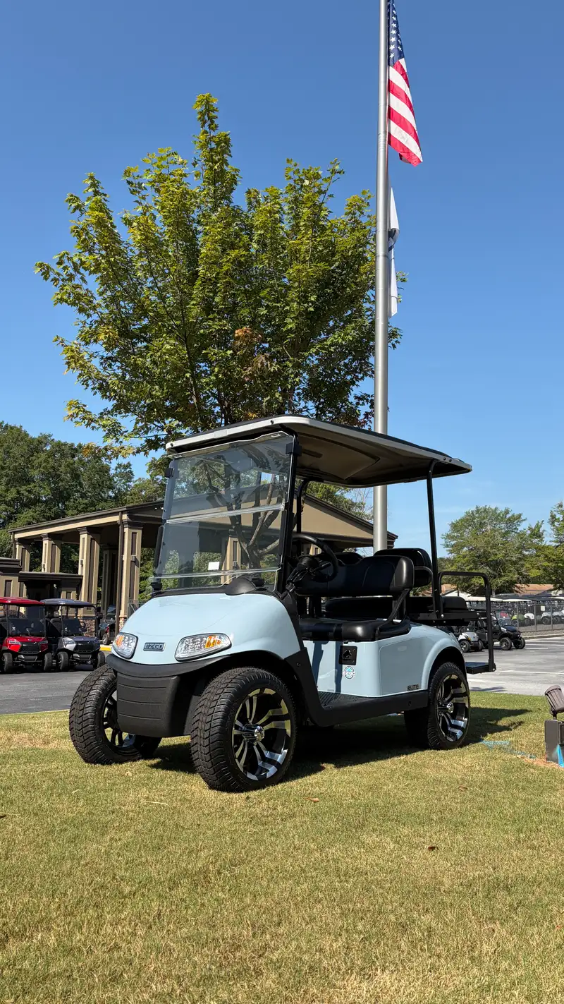 2021 E-Z-GO RXV photo 1