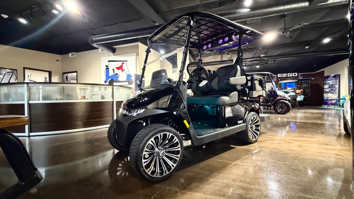2026 E-Z-GO RXV ELiTE Lithium photo 3