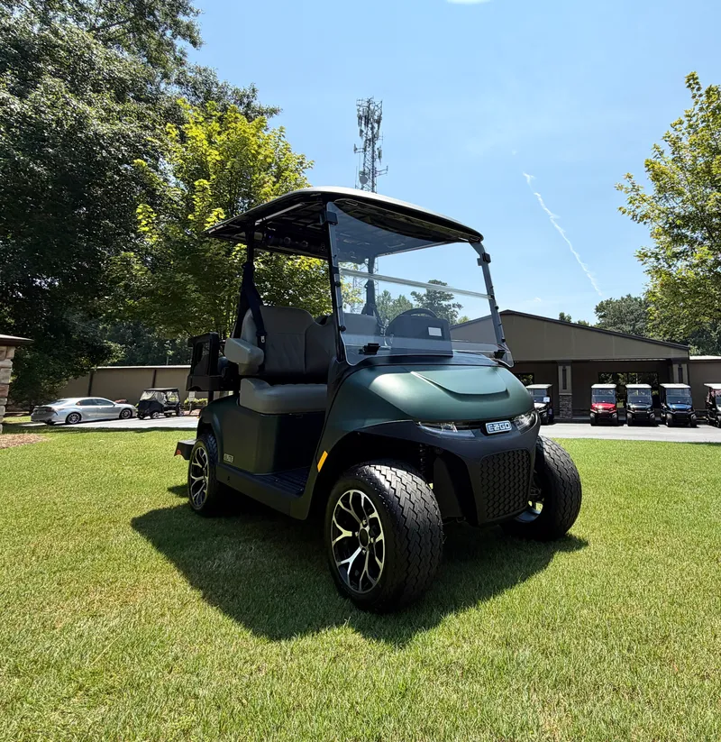 2026 E-Z-GO RXV ELiTE Lithium photo 4