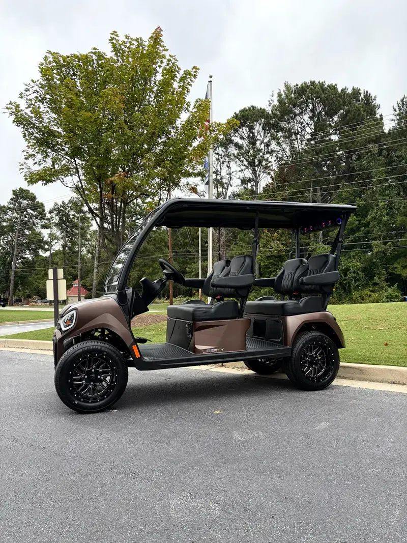 2027 E-Z-GO Liberty photo 10