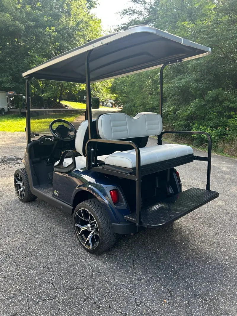 2021 E-Z-GO RXV ELiTE Lithium photo 5