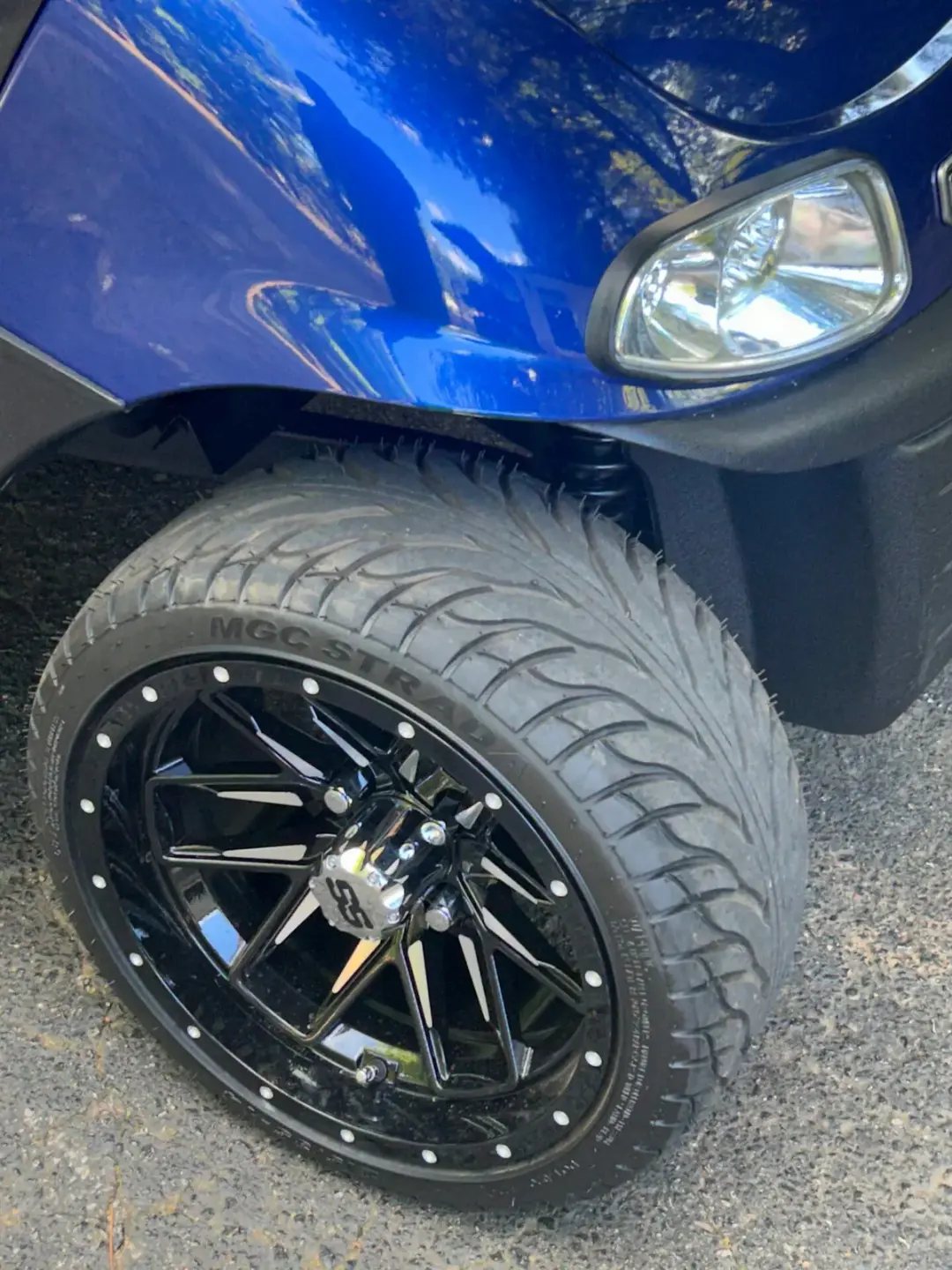 2018 E-Z-GO RXV ELiTE Lithium photo 2