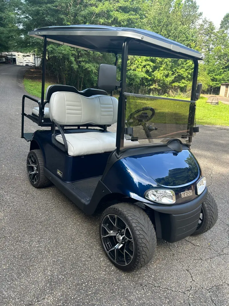 2021 E-Z-GO RXV ELiTE Lithium photo 2