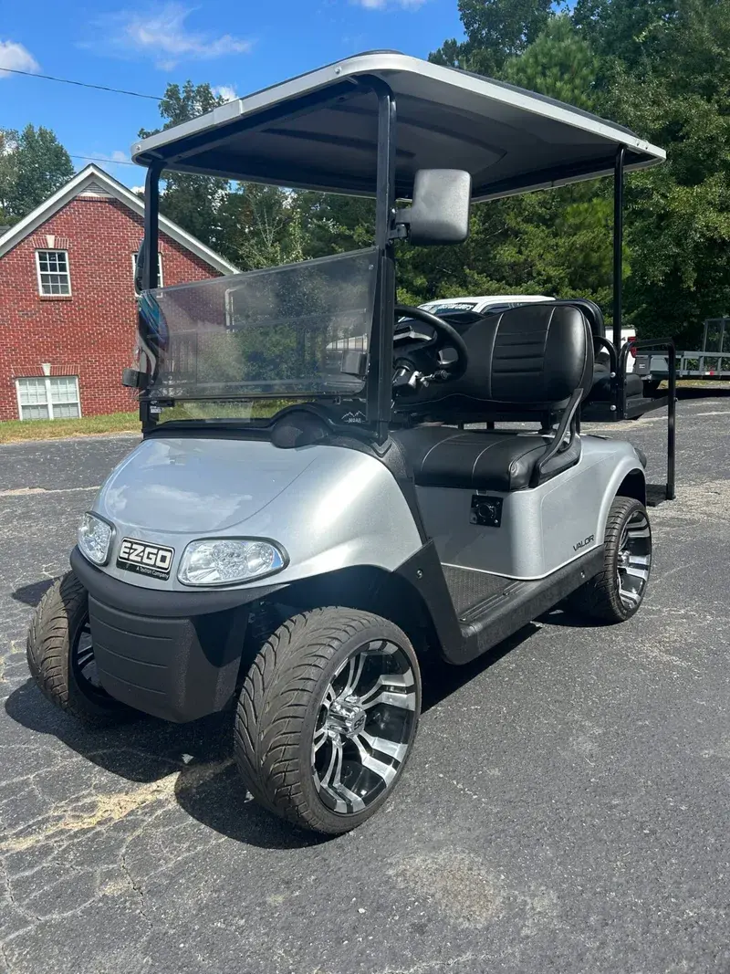 2018 E-Z-GO RXV ELiTE Lithium photo 1