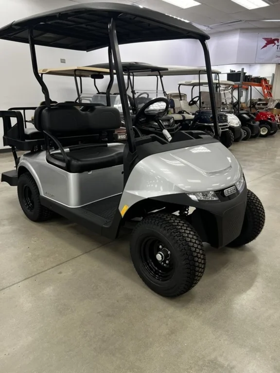 2024 E-Z-GO Valor photo 2