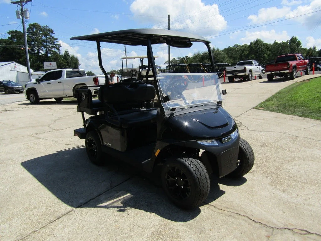 2027 E-Z-GO RXV 4 Valor S 13.5 Gas Black photo 7