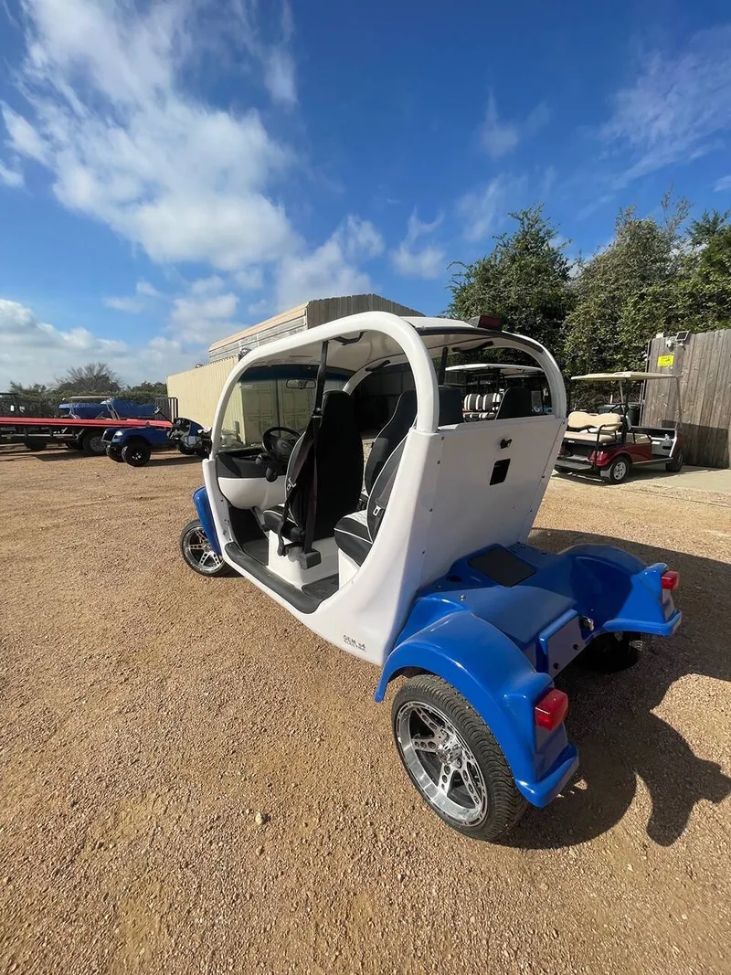 2014 GEM e4 Lithium Ion photo 5