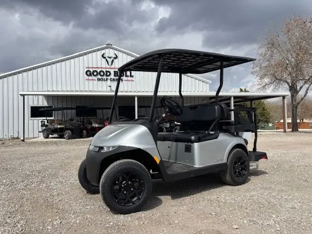 2026 E-Z-GO RXV Valor S photo 1