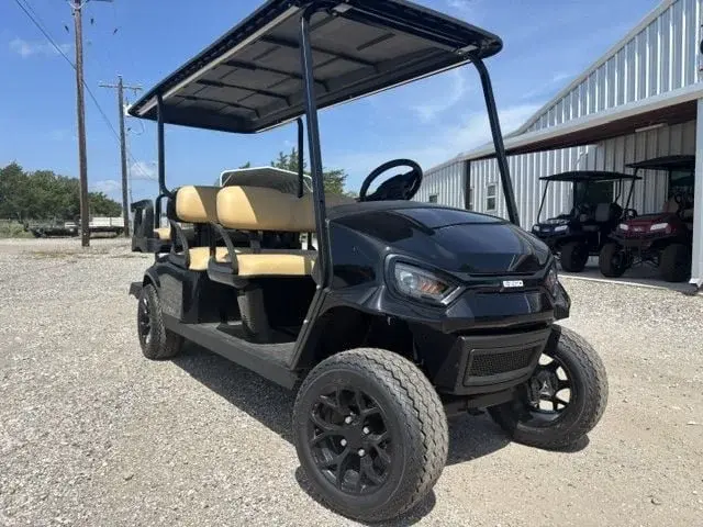 2026 E-Z-GO Express photo 5