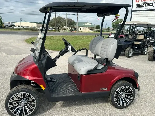 2026 E-Z-GO RXV ELiTE Lithium photo 2