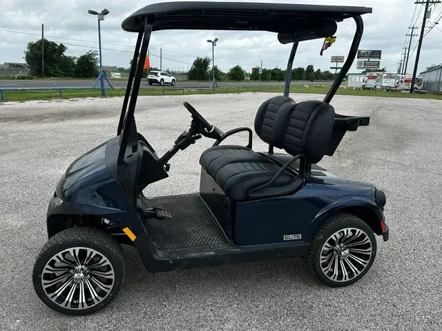 2026 E-Z-GO RXV ELiTE Lithium photo 2