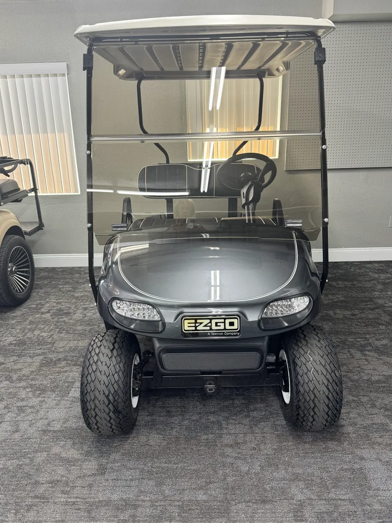 2002 E-Z-GO TXT photo 2