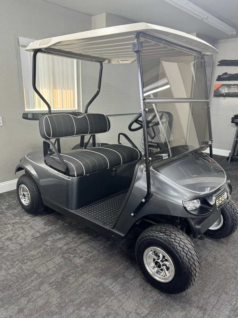 2002 E-Z-GO TXT photo 3