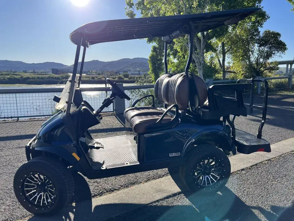 2026 E-Z-GO RXV ELiTE Lithium photo 1