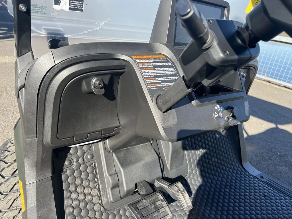 2026 E-Z-GO RXV ELiTE Lithium photo 6