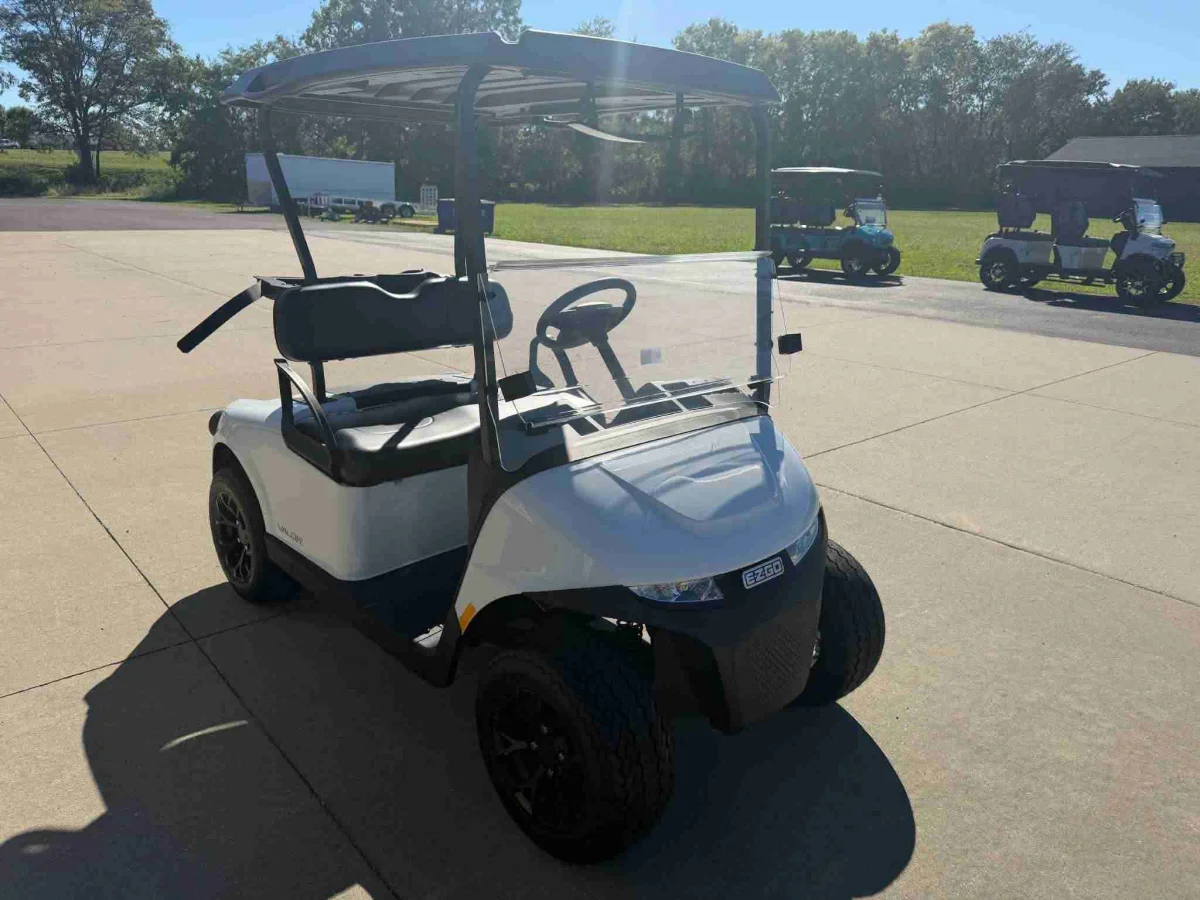 2026 E-Z-GO RXV VALOR 2 S+ photo 7