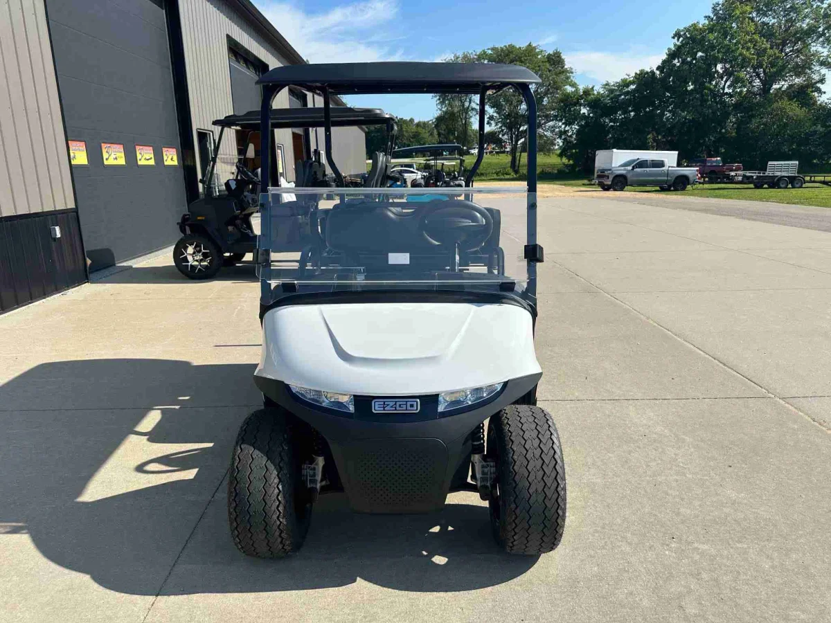 2027 E-Z-GO Valor photo 12