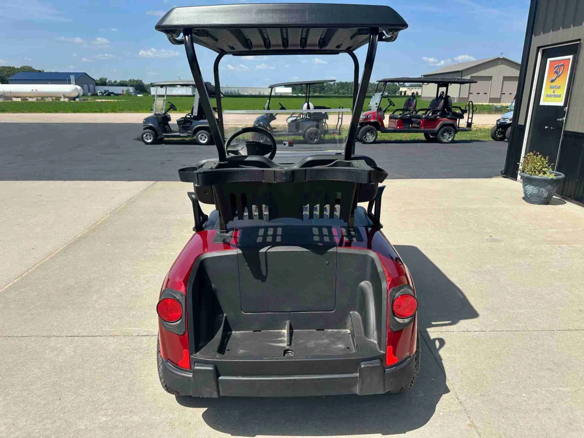 2027 E-Z-GO Valor photo 5
