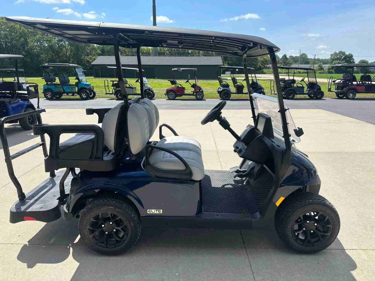 2027 E-Z-GO RXV 4 TOURING ST ELITE photo 11