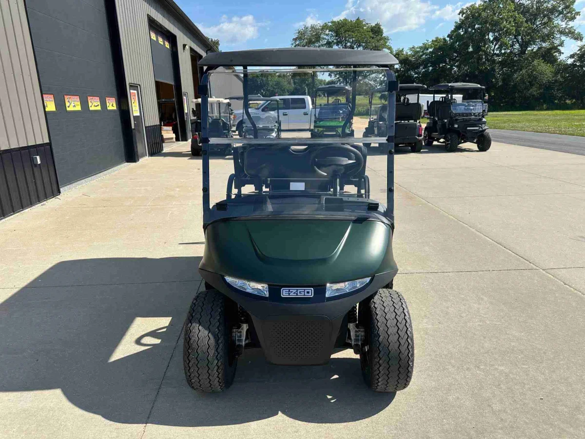 2027 E-Z-GO Valor photo 12