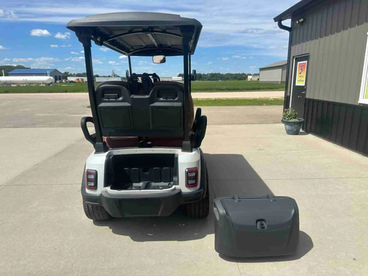 2026 Epic Carts E40FX photo 6