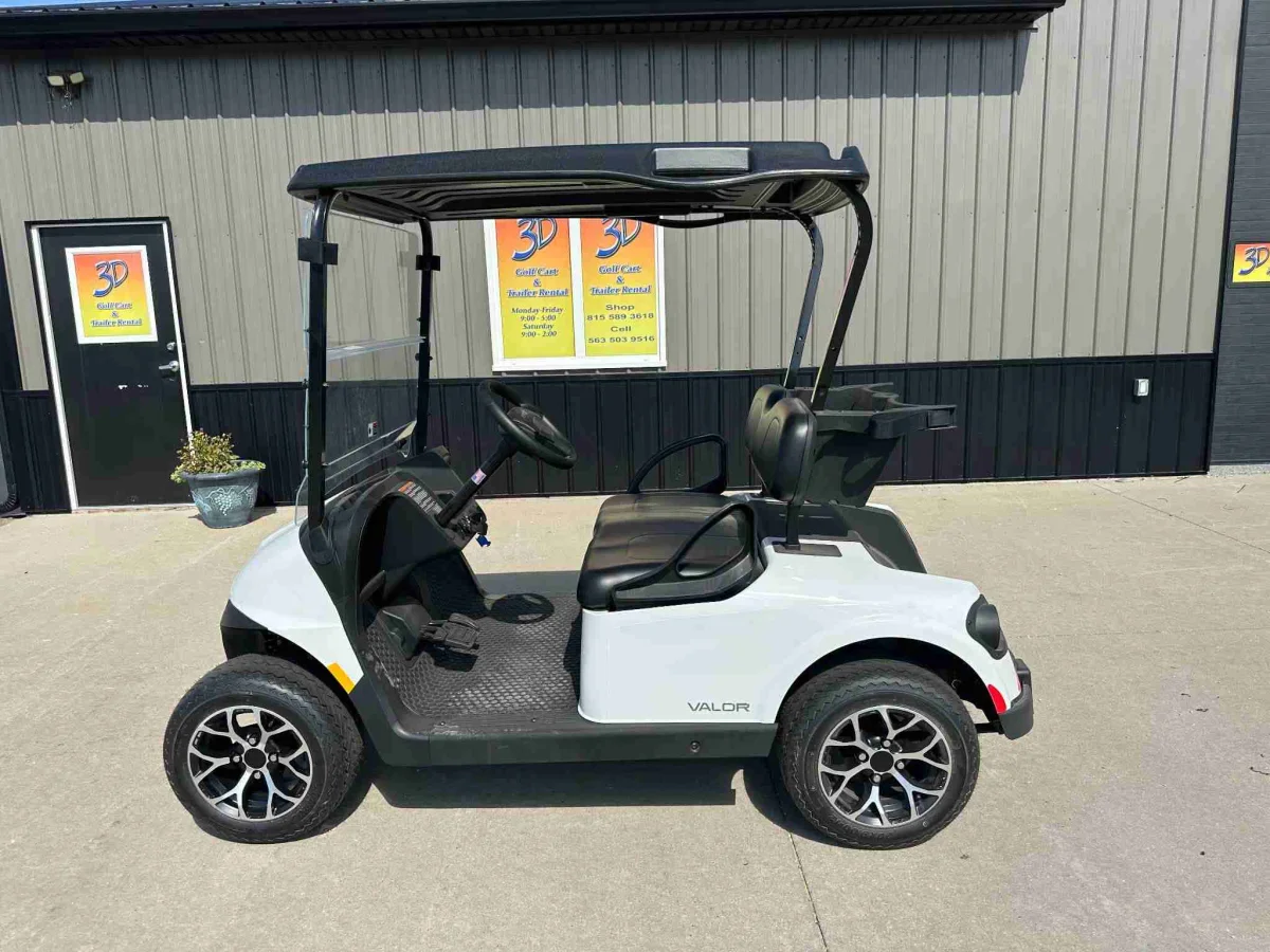 2027 E-Z-GO Valor photo 3