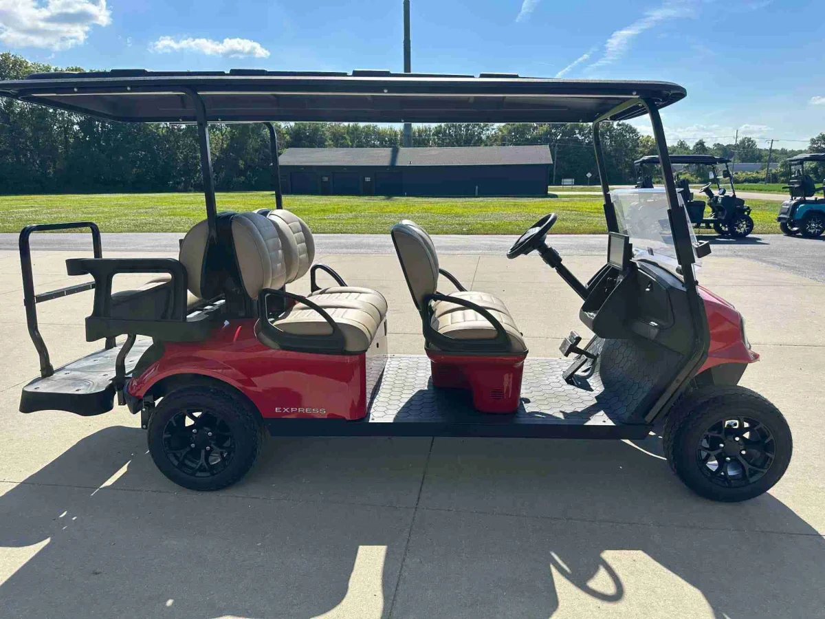 2027 E-Z-GO Express 6 Touring ST photo 10