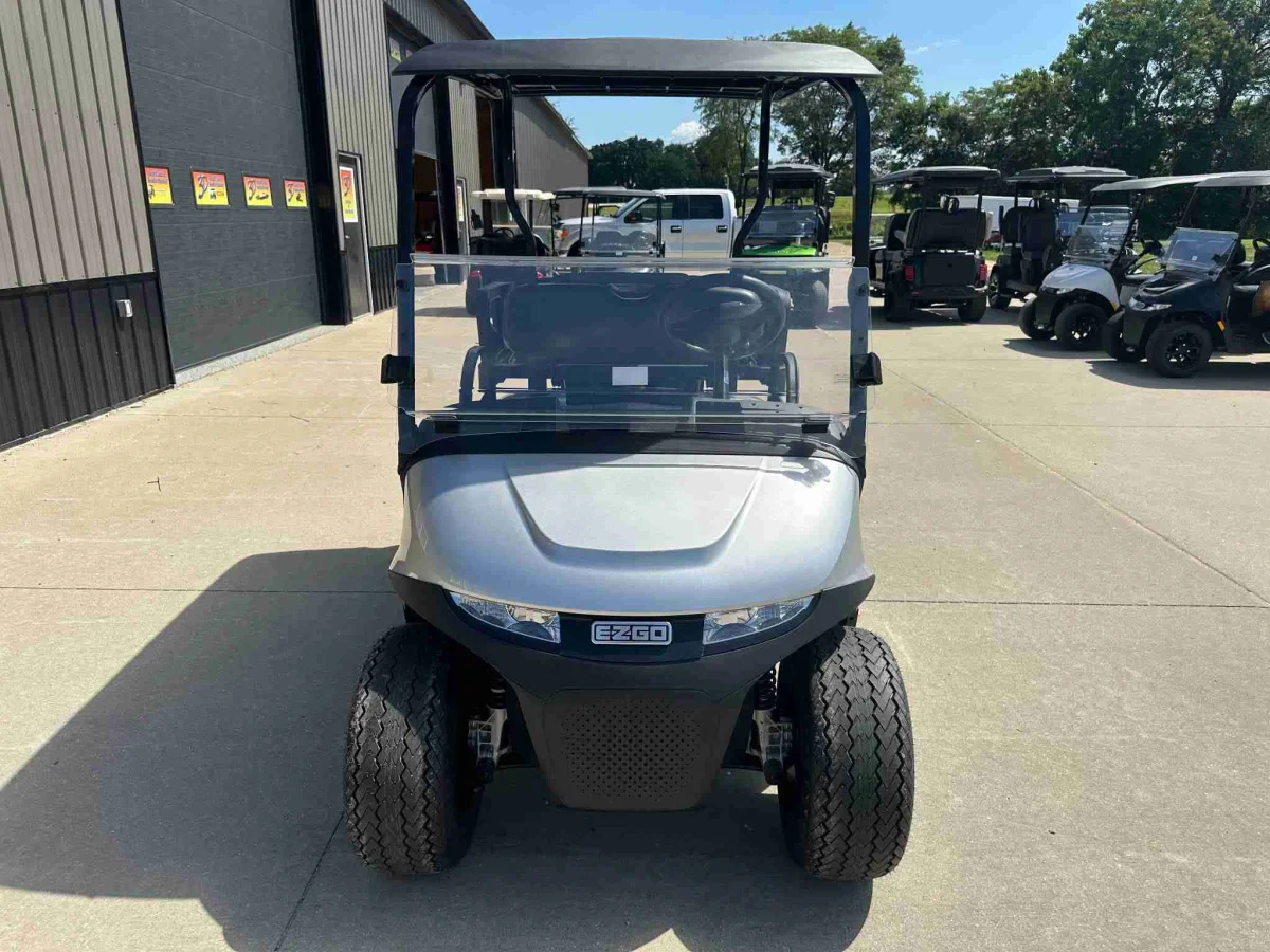 2027 E-Z-GO Valor photo 12