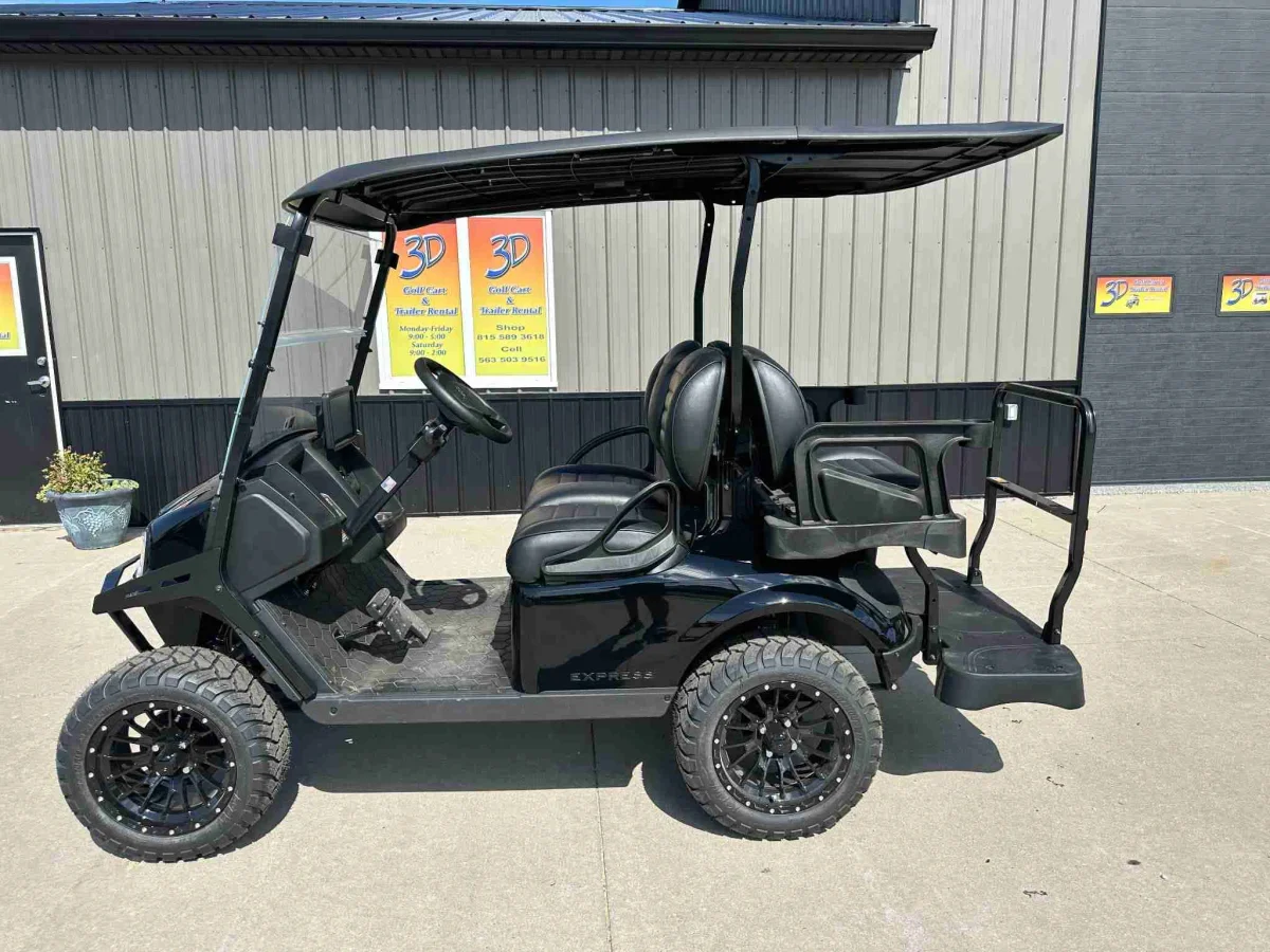 2027 E-Z-GO Express photo 3