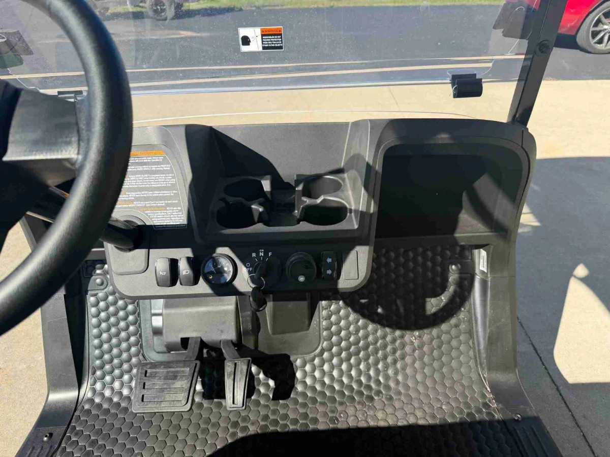 2026 E-Z-GO RXV VALOR 2 S+ photo 10