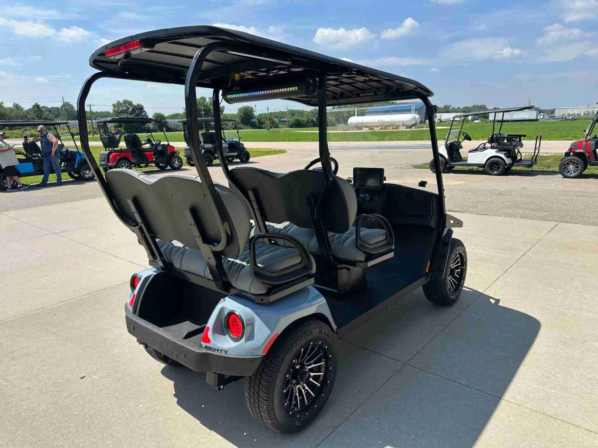 2027 E-Z-GO Liberty ELiTE Lithium photo 7