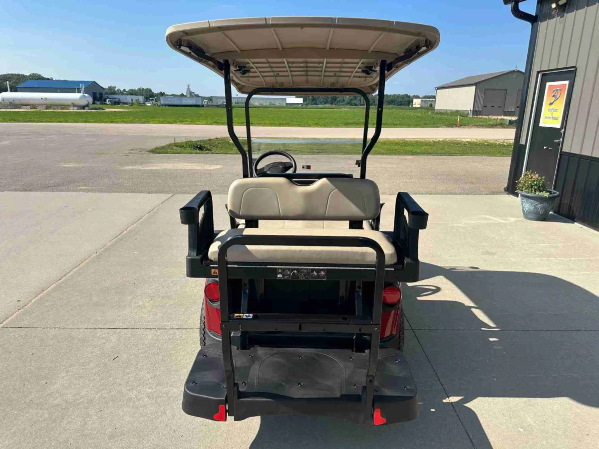 2027 E-Z-GO Valor photo 5