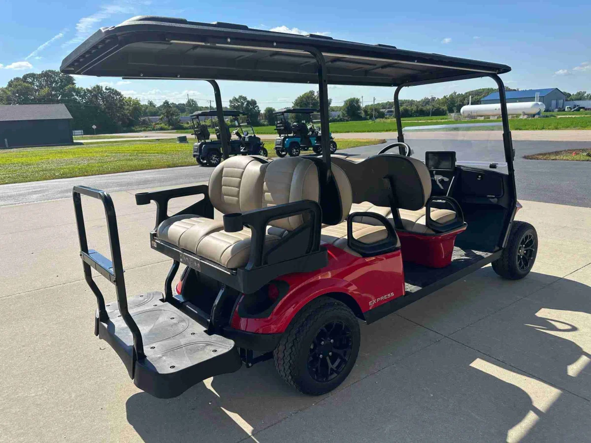2027 E-Z-GO Express 6 Touring ST photo 9