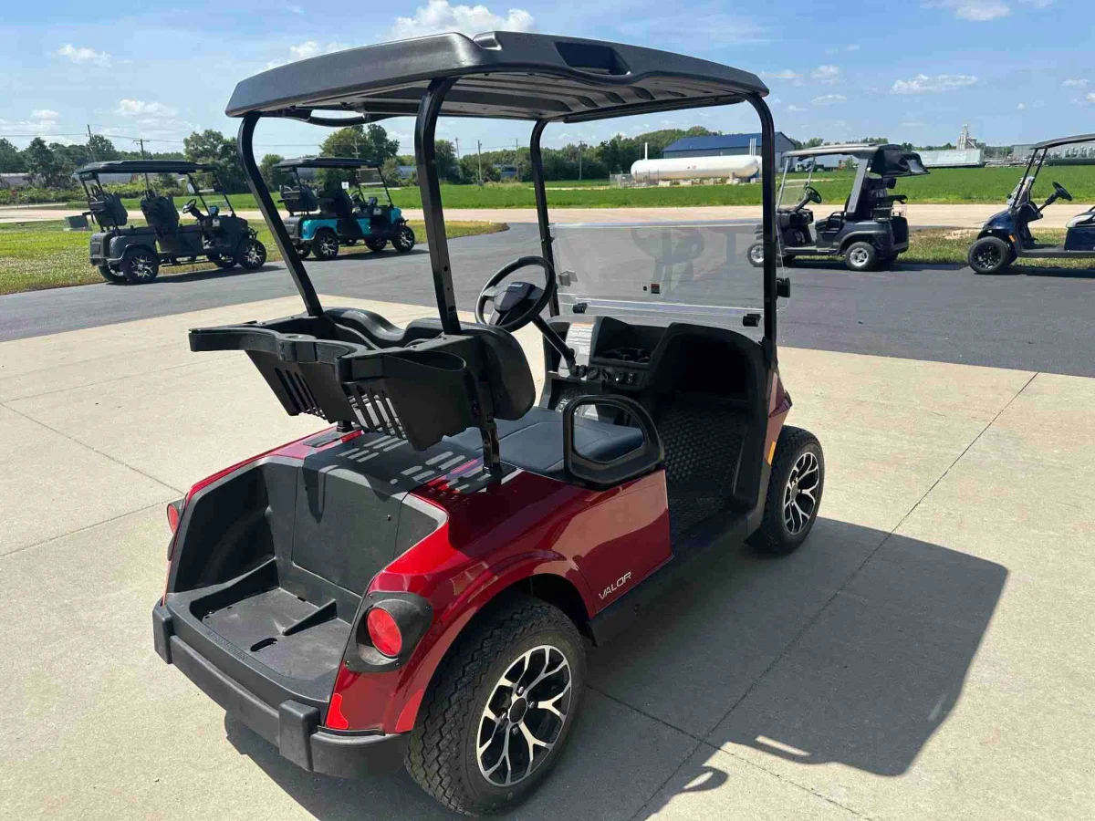 2027 E-Z-GO Valor photo 6