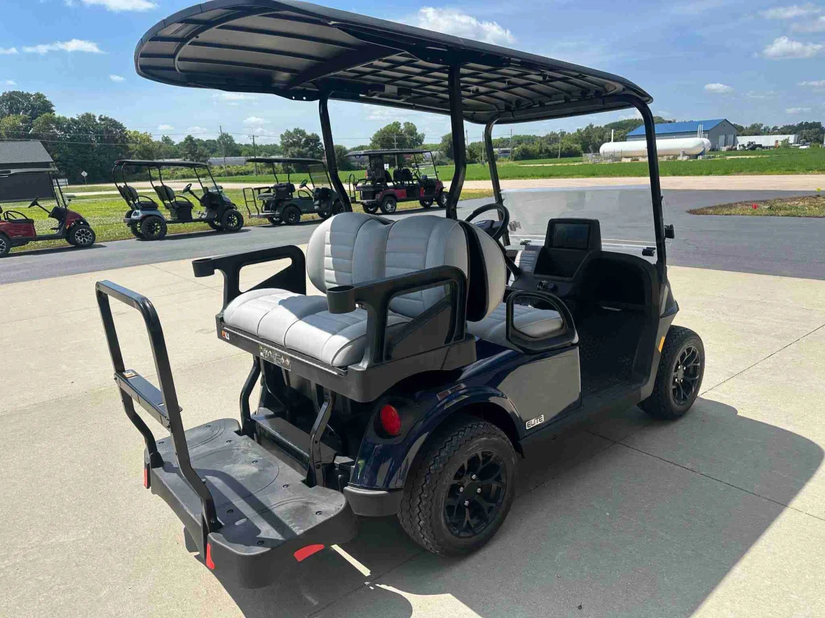 2027 E-Z-GO RXV 4 TOURING ST ELITE photo 7