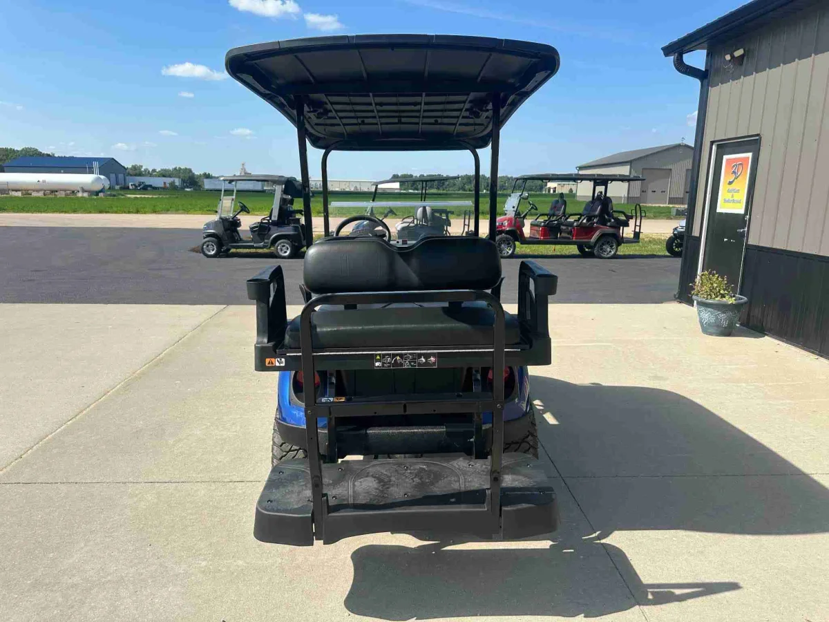 2027 E-Z-GO Express photo 5