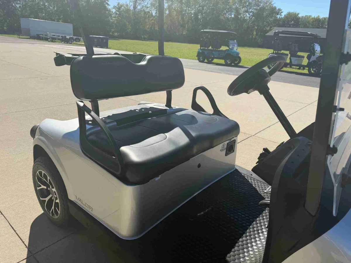 2026 E-Z-GO RXV VALOR 2 S+ photo 7