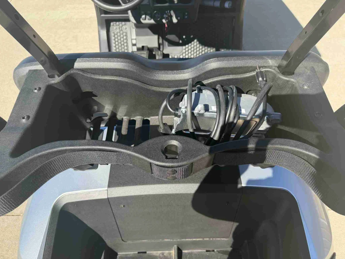 2026 E-Z-GO RXV VALOR 2 S+ photo 5
