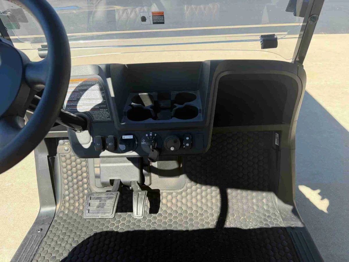 2026 E-Z-GO Freedom photo 11