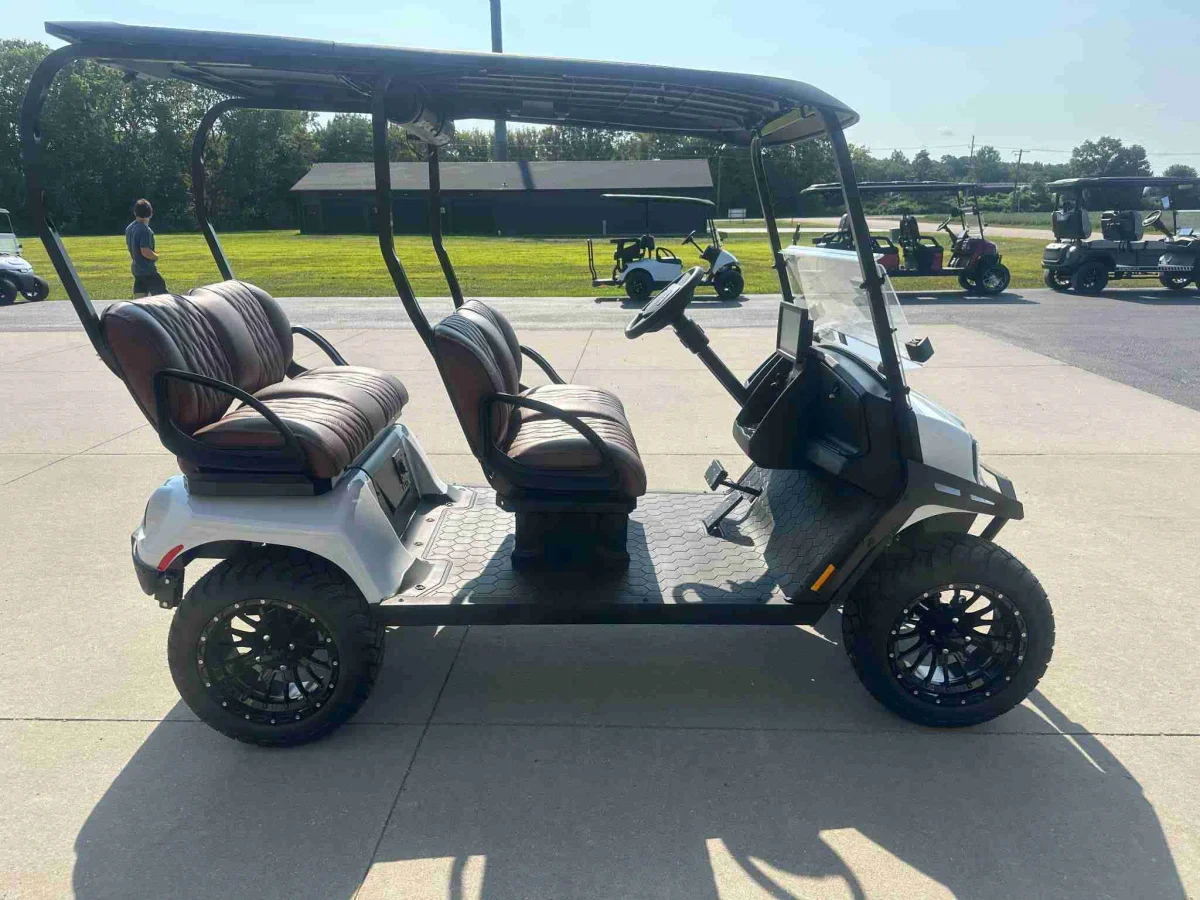 2027 E-Z-GO Liberty ELiTE Lithium photo 7