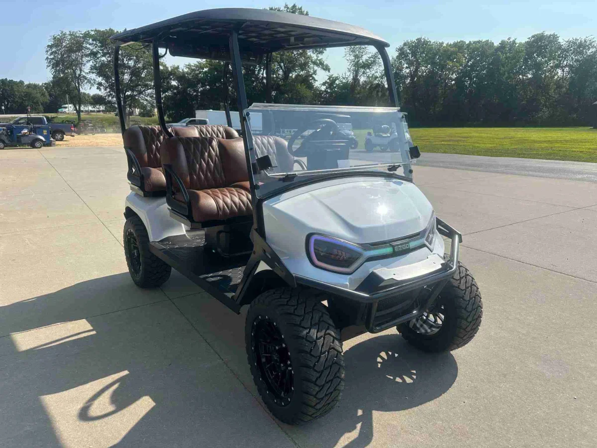2027 E-Z-GO Liberty ELiTE Lithium photo 8