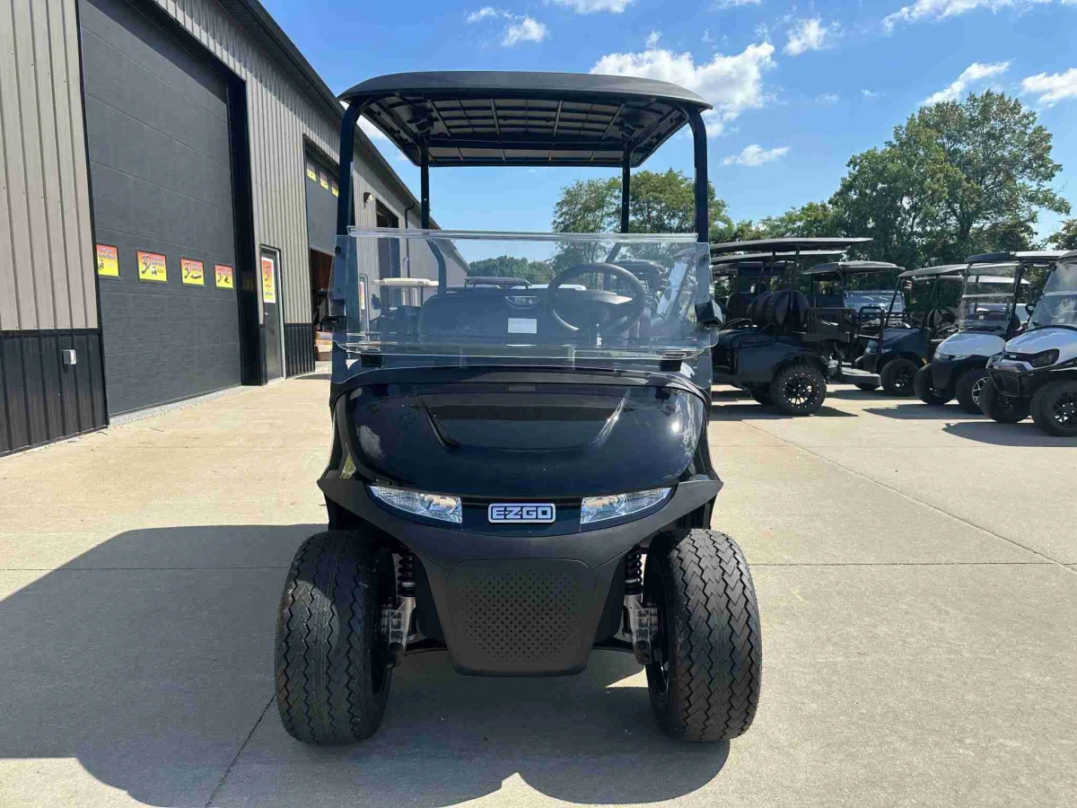 2027 E-Z-GO Valor photo 13